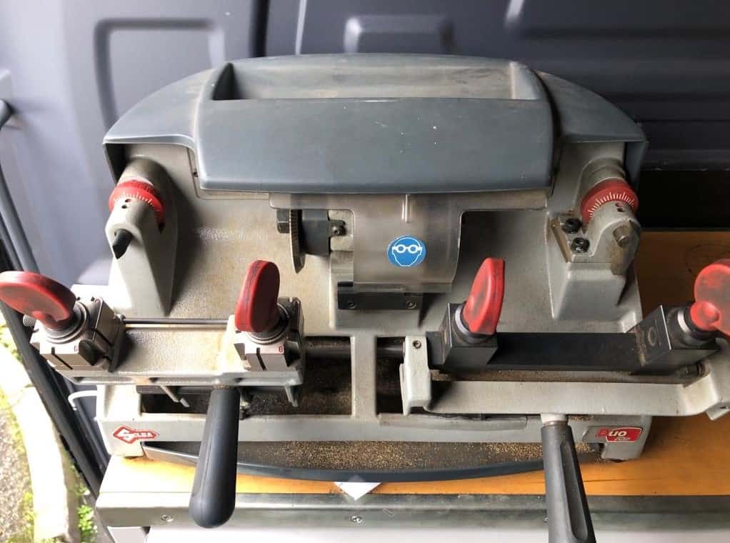 dual action key cutting machine used by our mobile locksmiths