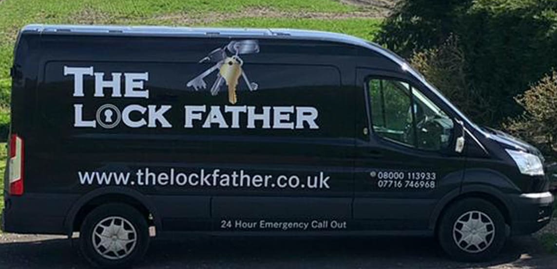 lock change and replacement by the lock father